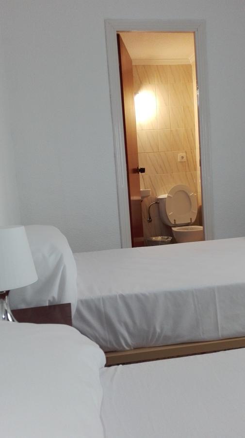 Chambre Double ou Lits Jumeaux avec Salle de Bains Privative